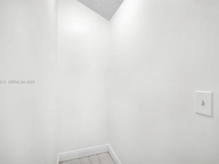 685 W Park Dr #206-11 — Photo 30