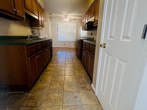 5th image of 4065 Cecil Dr