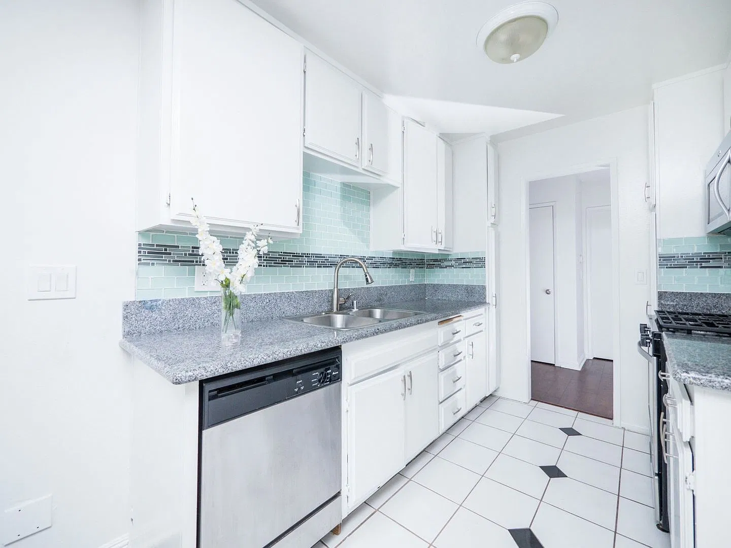 3327 Livonia Ave — Photo 3