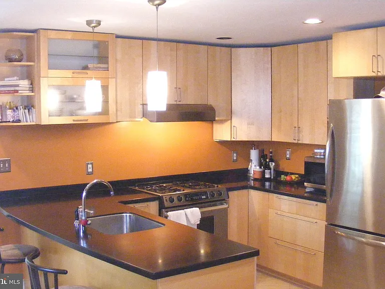 316 Locust Ave — Photo 10