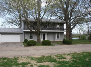 150 Country Club Est, Salem, IL 62881