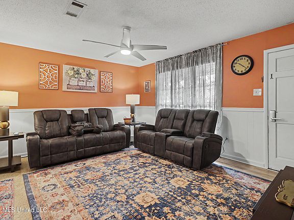 4th image of 202 Sedgewick Dr