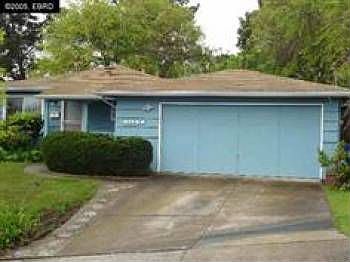 1st image of 2911 Sargent Ave