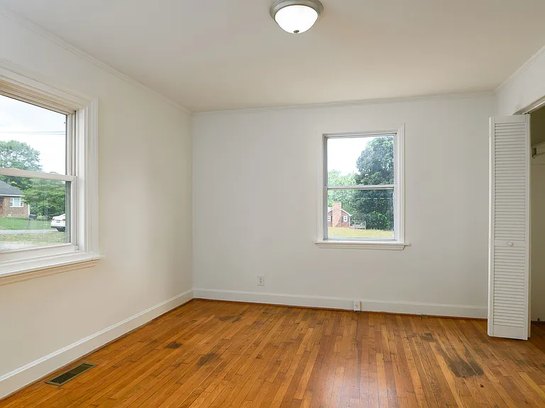 5225 Summit Dr — Photo 10
