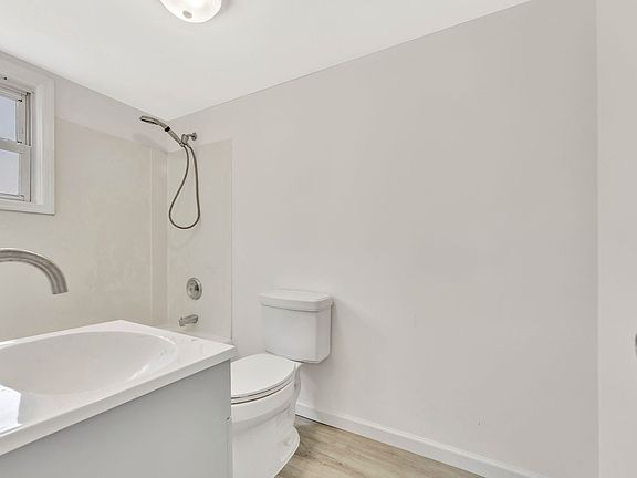 5th image of 37 Hooker St #B