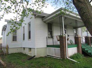 726 Pulaski St, Lincoln, IL 62656