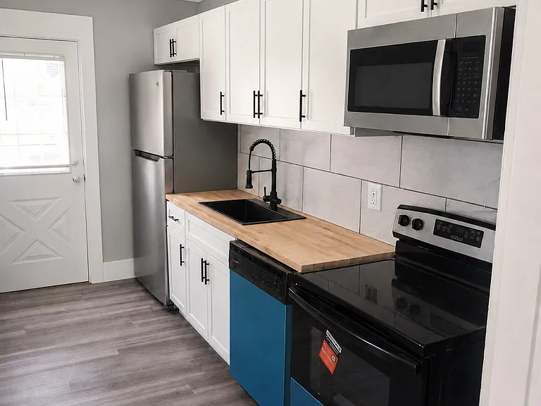 115 Oak St #2 — Photo 1