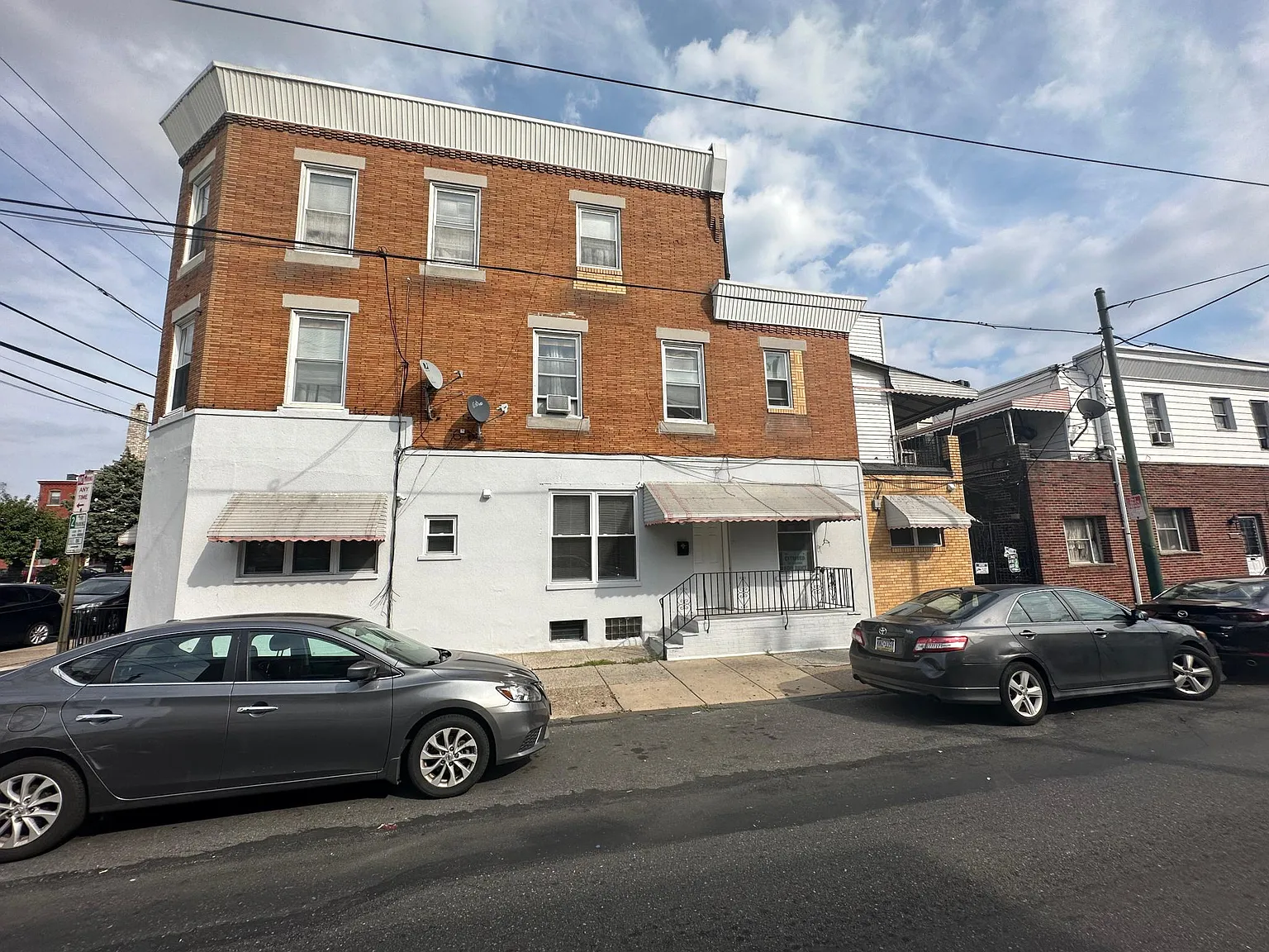 2 bed, 900 sqft, $1,600 — Photo 1