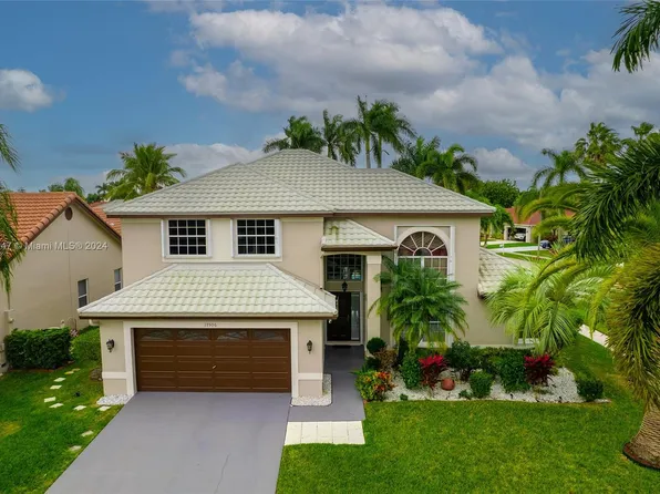 17506 NW 8th St, Pembroke Pines, FL 33029