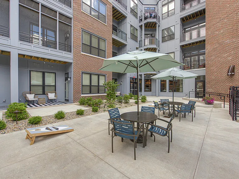 Midtown Flats — Photo 12