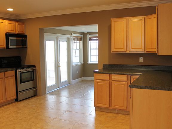 3rd image of 4313 Bellewood St