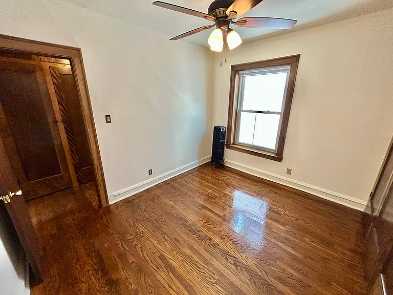 520 W Belden Ave — Photo 13