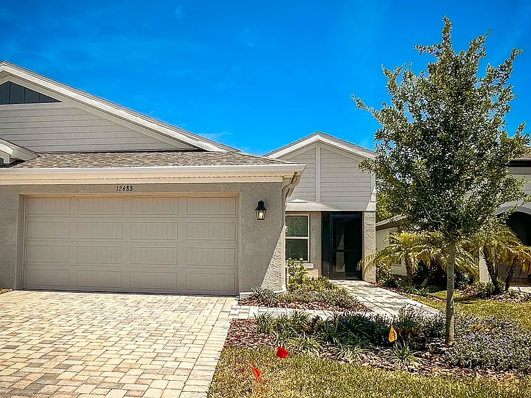 12488 Oak Hill Way — Photo 3