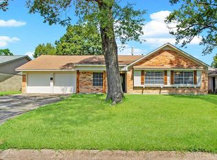 404 Riverbend St, Baytown, TX 77521
