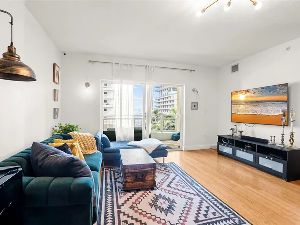 471 NE 25th St APT 503, Miami, FL 33137