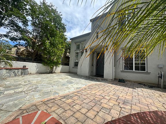 2nd image of 3210 Silverland Dr