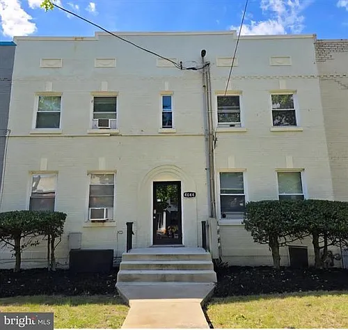 4044 7th St NE #2 Photo 1