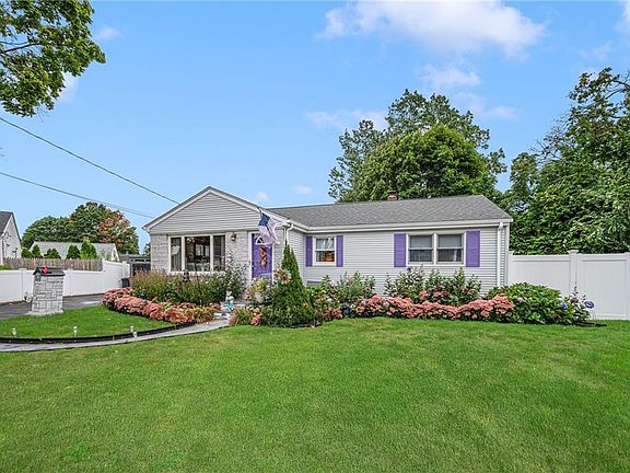 2nd image of 10 Doran Dr