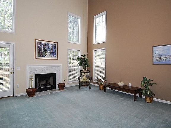 Dramatic 2 story great room.