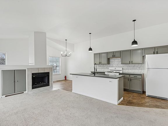 4th image of 769 Hobart Dr Unit C