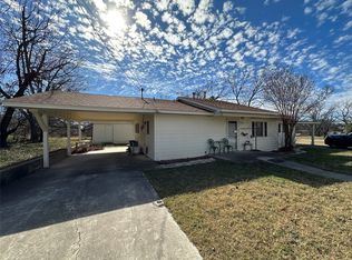 1002 E Milton Ave, Comanche, TX 76442