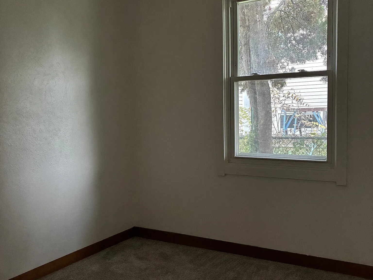 Fall in Love with Your New Home! Cozy 3-Bedroom Point Place Gem Available Now! — Photo 4