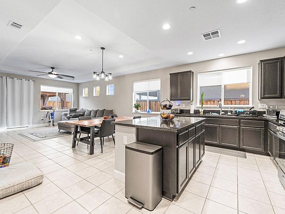 3rd image of 513 Kingbird Circle