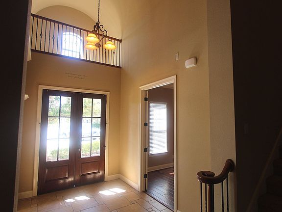 5th image of 110 Dolton Dr