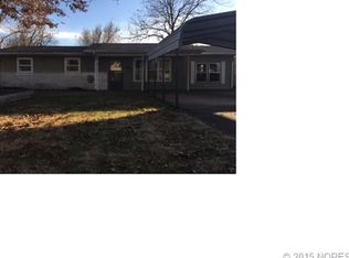 1002 SE 12th St, Wagoner, OK 74467