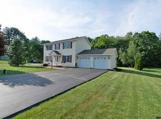 55 Evelyn Dr, Nassau, NY 12123