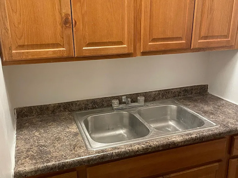 2039 W Greenleaf Ave #1B — Photo 3