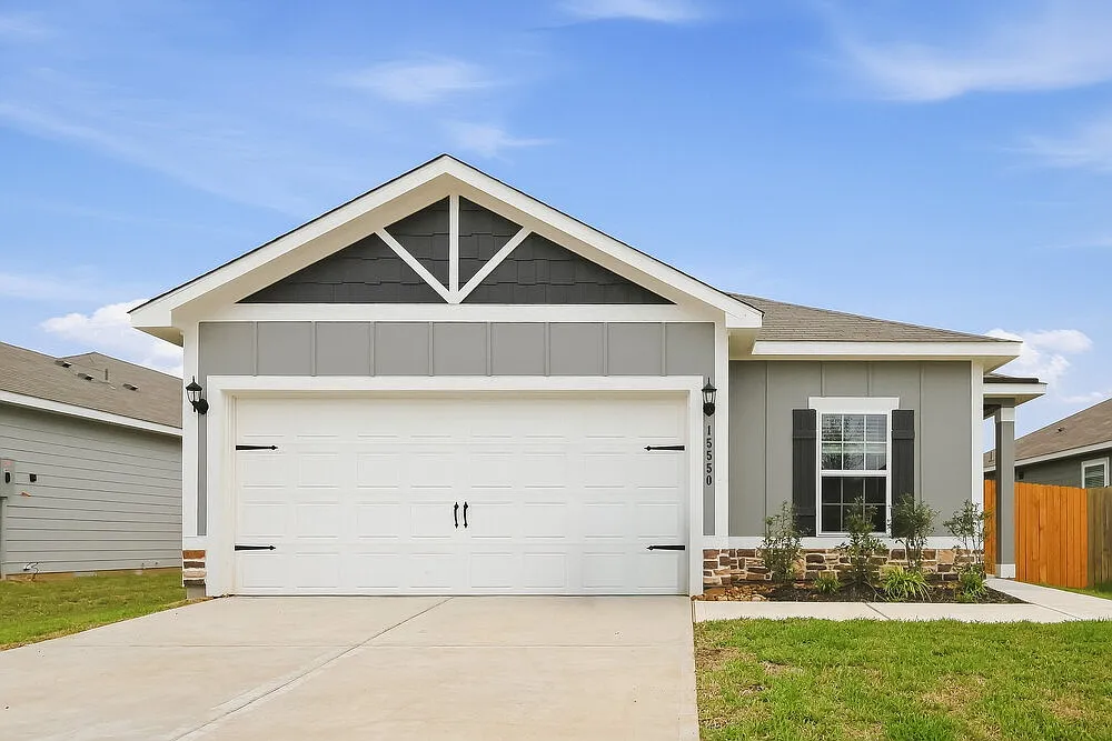 4 bed, 2.0 bath, 1793 sqft, $1,650 — Photo 1