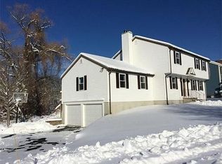 13 Meadow Rd, Beverly, MA 01915