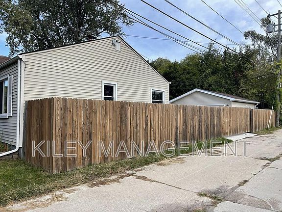 2nd image of 23028 Pilgrim Ave
