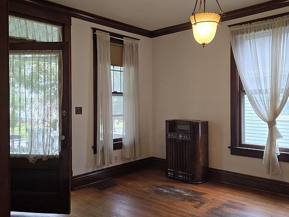 5th image of 1803 W Barker Ave