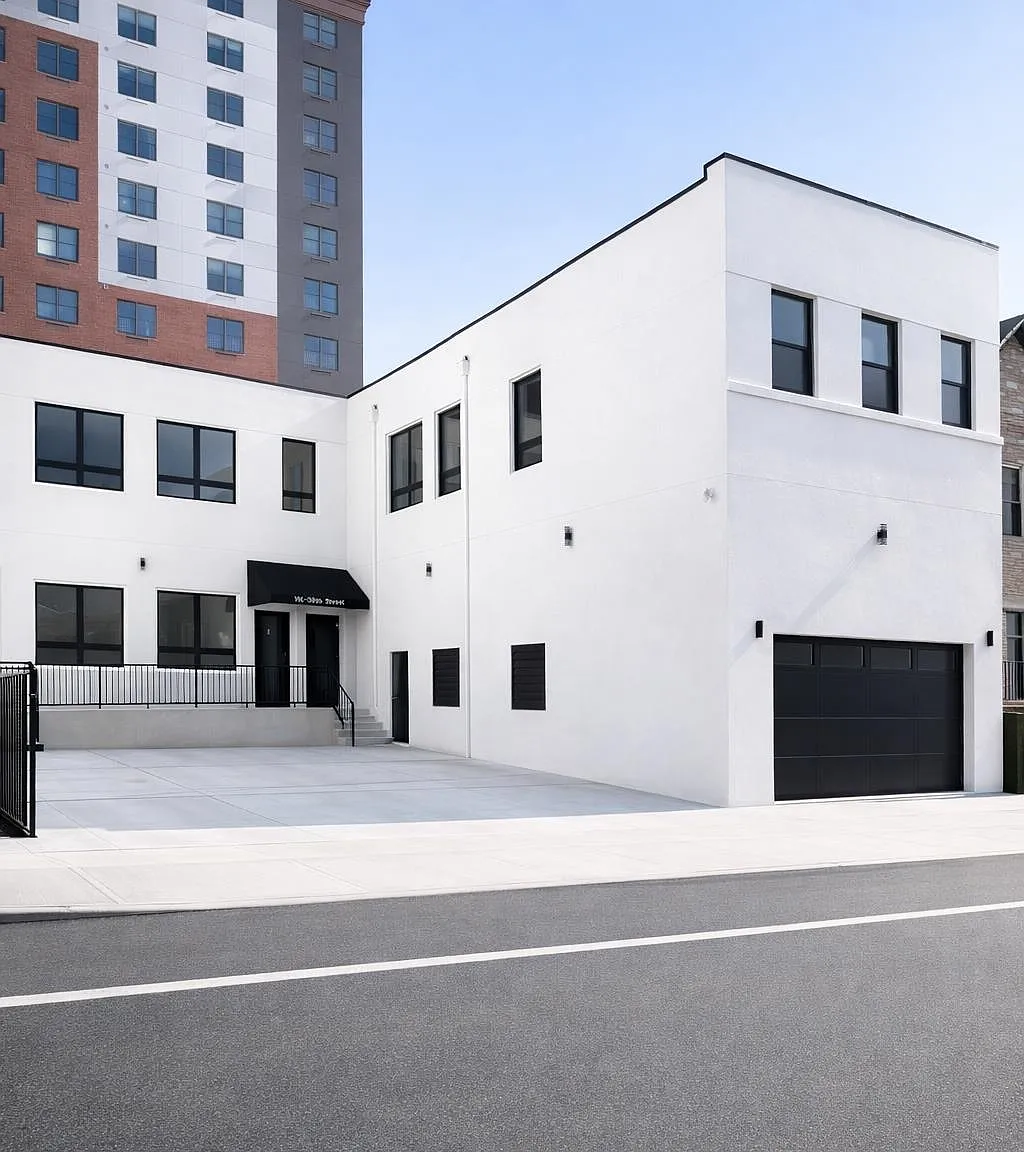 1 bed, 1.0 bath, $2,800 — Photo 1