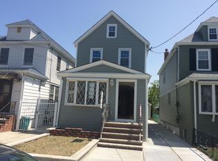 8915 204th St, Hollis, NY 11423