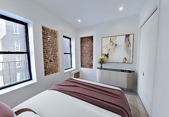 4th image of 607 E 11th St APT 16