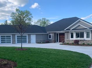 7032 Silver Lake Dr NE, Rockford, MI 49341