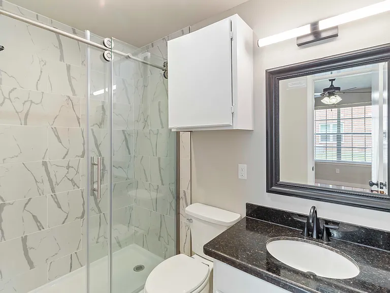 701 Balcones Dr #E — Photo 15