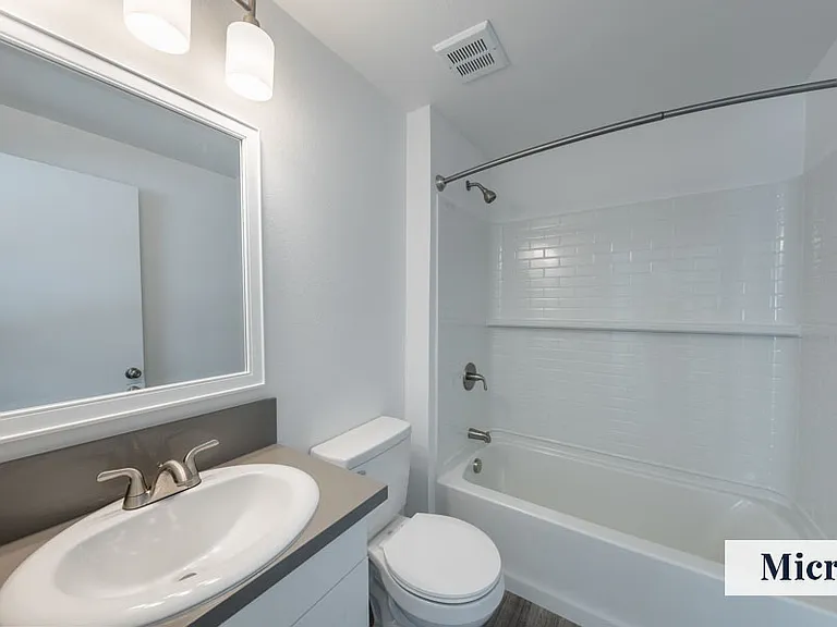Colony Studios & Apts — Photo 11