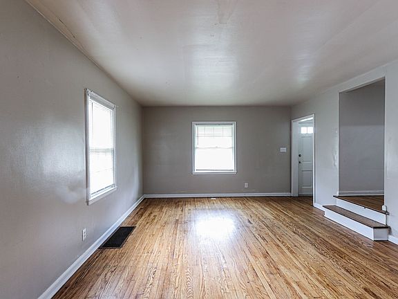 2nd image of 1207-1209 Roosevelt Blvd #1207