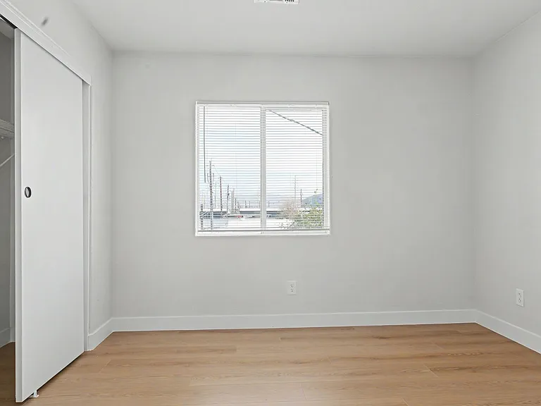 5162 Paradise Skies Ave — Photo 7