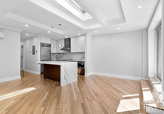 5th image of 68 E 79th St #5