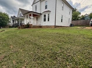 49 N Main St, Canton, NC 28716