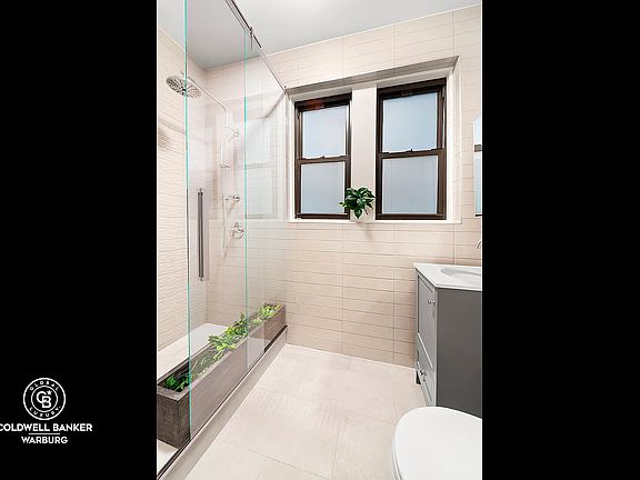 5th image of 107 W 82nd St APT 2B