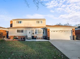 31628 Tecla Dr, Warren, MI 48088