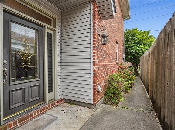 2nd image of 429 Focis St
