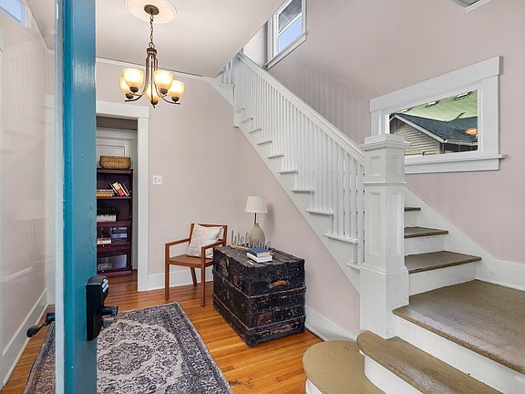2nd image of 2235 Boylston Ave E