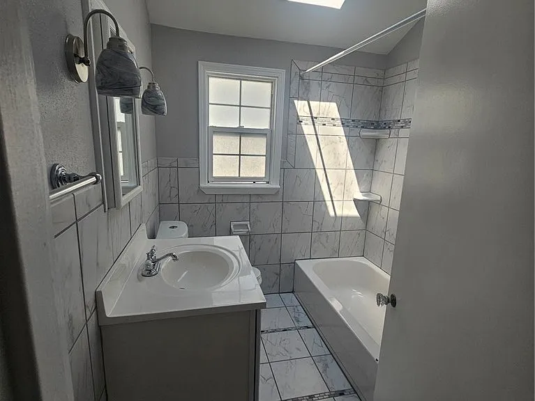38 Delham Ave — Photo 5
